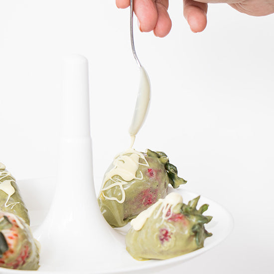 Aardbeien met witte chocolade dip