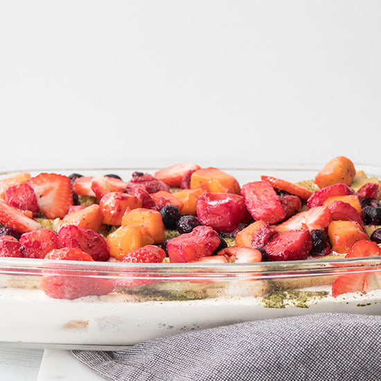 Zomerse tiramisu met matcha en rood fruit