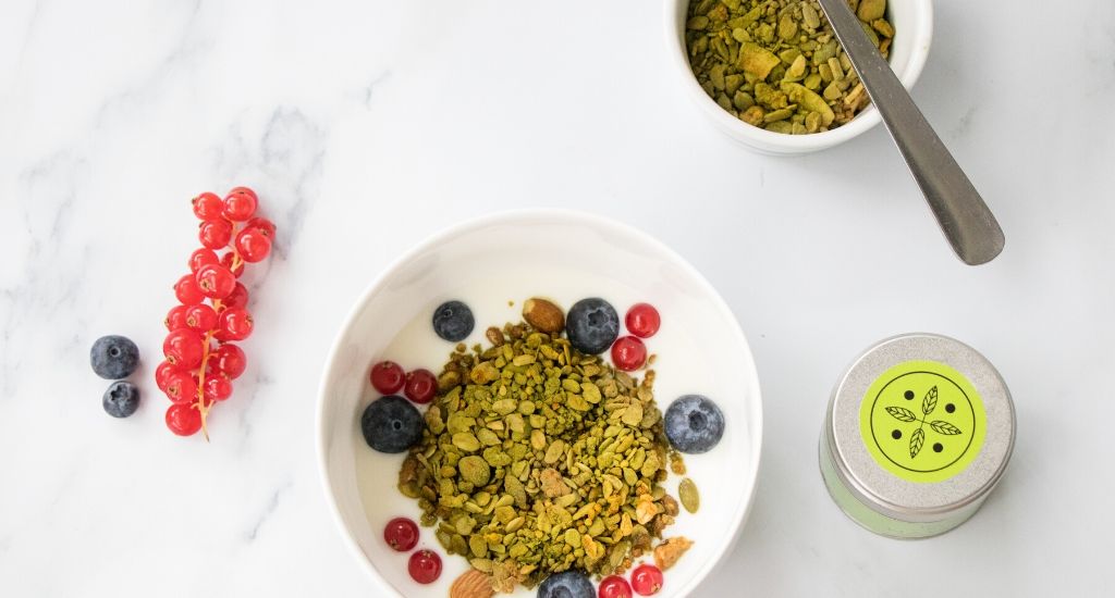 matcha-granola met bessen