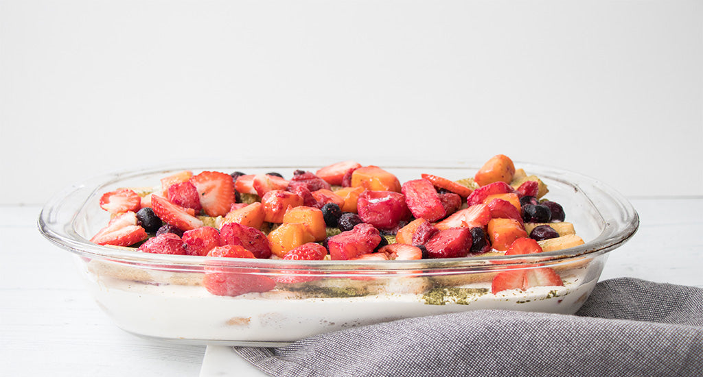 Zomerse tiramisu met matcha en rood fruit